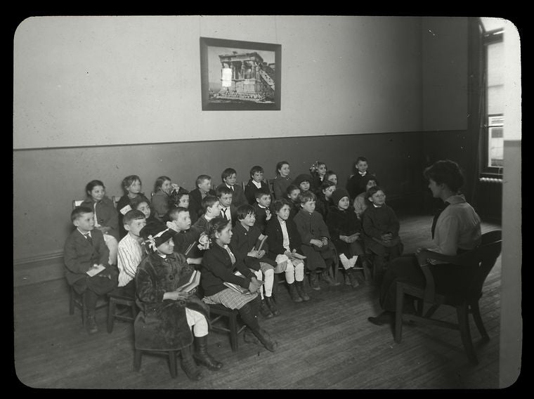 Work with schools, Tremont Branch : Miss Scully leading story hour, 1916