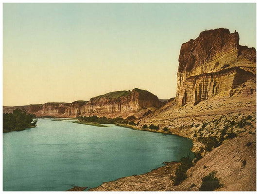 Bluffs of the Green River 0400-2309