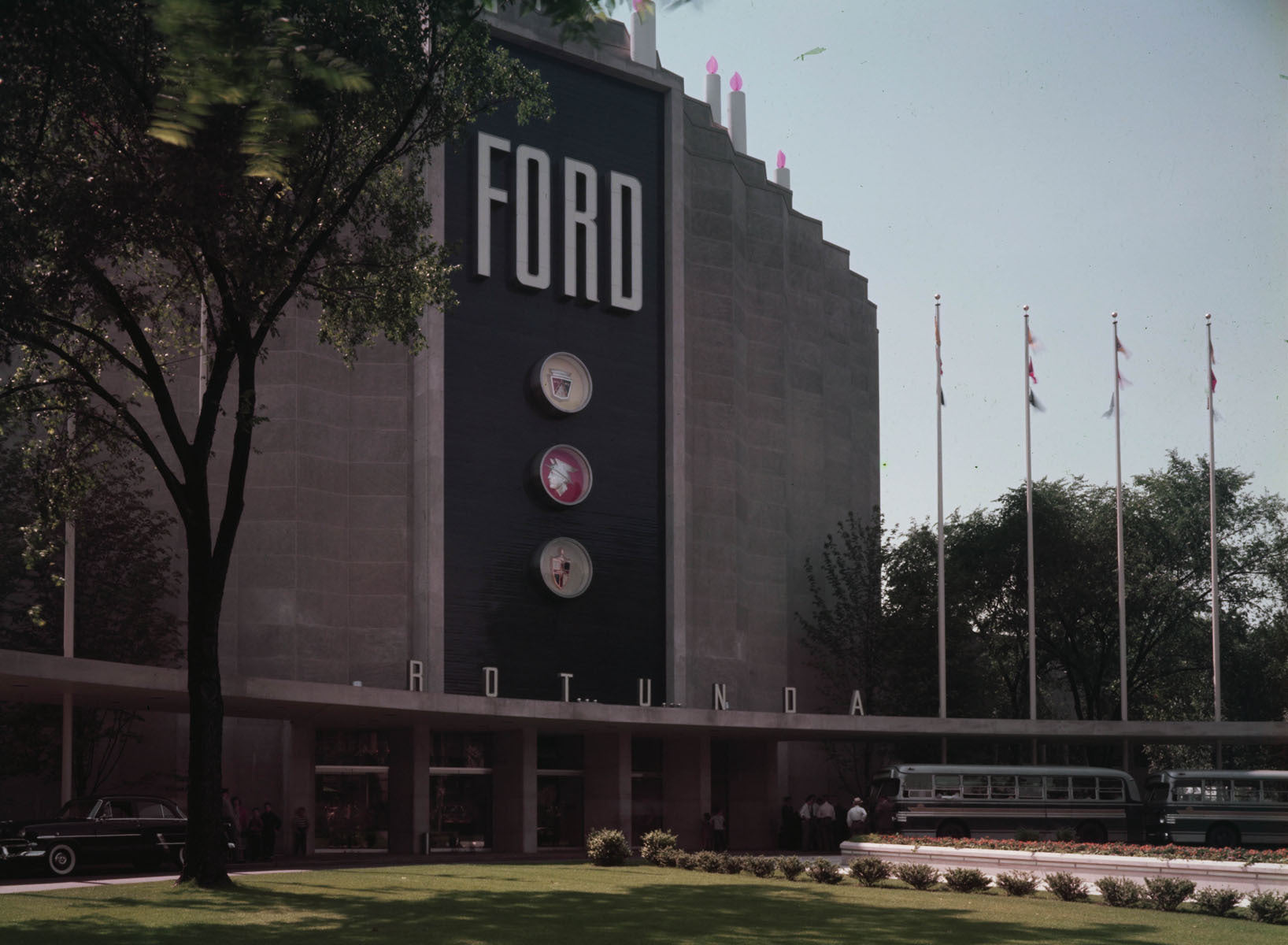 1953 Ford Rotunda 0401-1516
