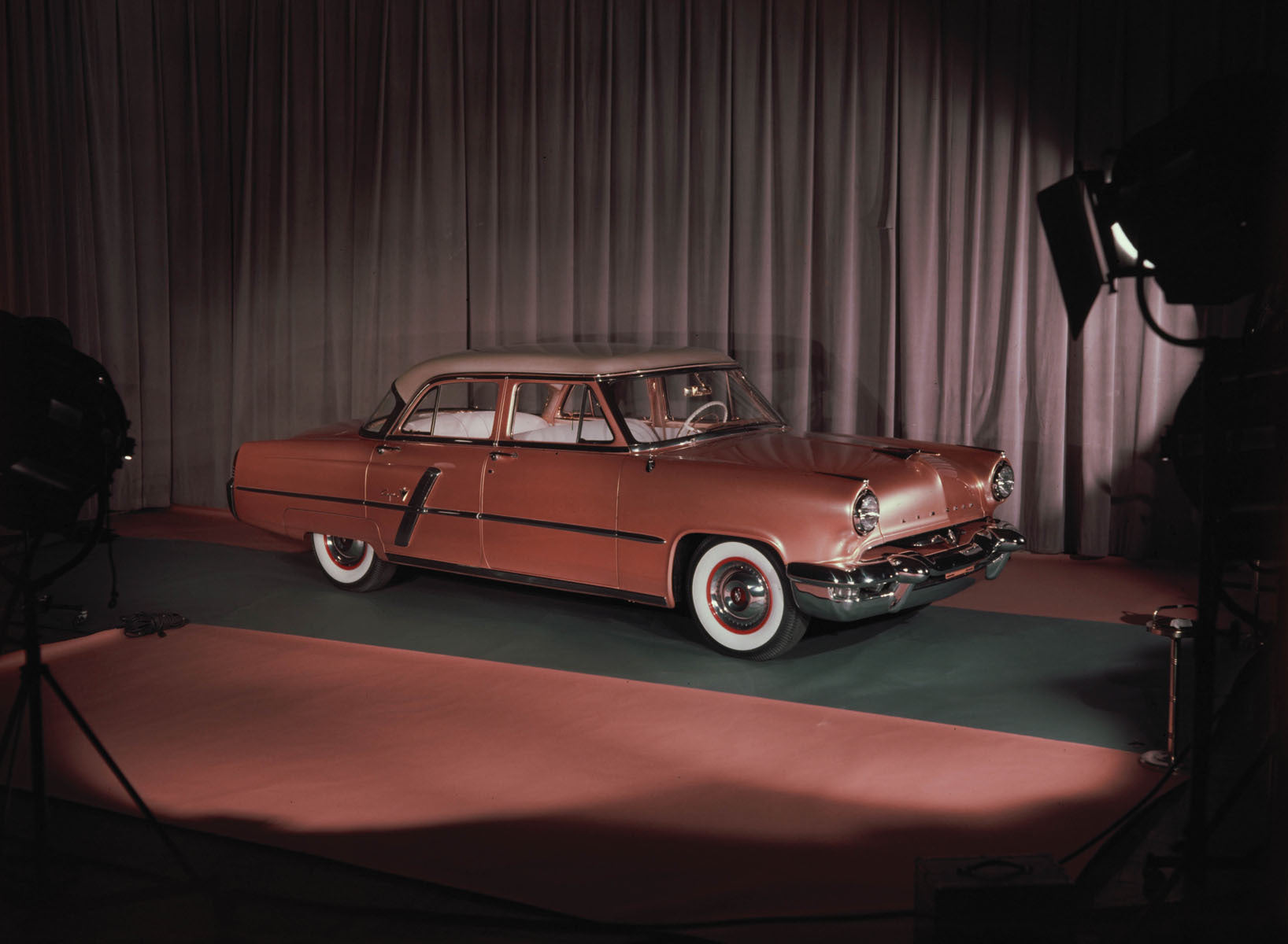 1953 Lincoln Maharajah concept car 0401-1542