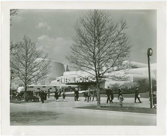 General Motors - Building - View across plaza