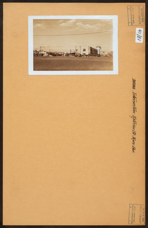 Bronx: Exterior Street - River Avenue