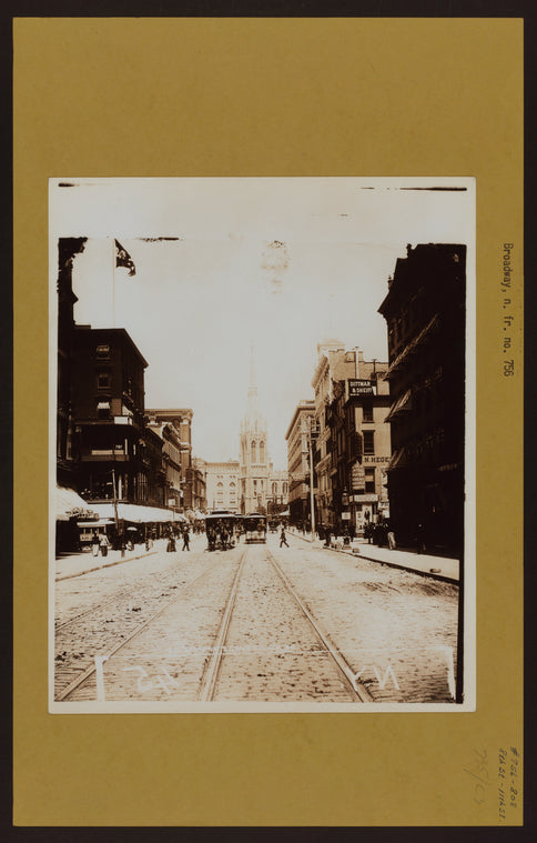 Manhattan: Broadway - [8th Street]