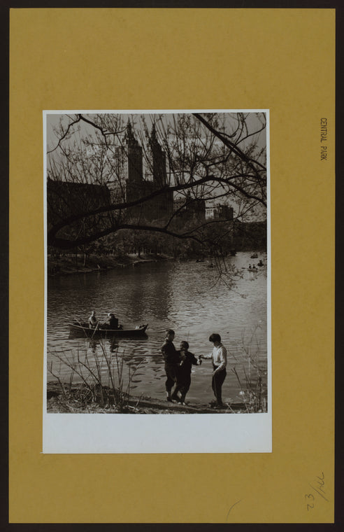 Manhattan: Central Park - [San Remo Towers.]